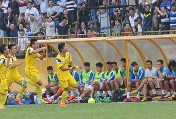 VIDEO: Phạm Mạnh Hùng volley mở tỷ số cho SLNA