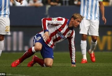 VIDEO: Pha phản lưới nhà đáng tiếc của Fernando Torres (V31 La Liga)