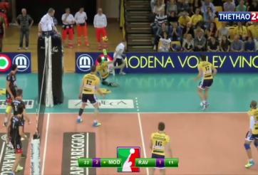 VIDEO: Pha cứu bóng bằng chân tuyệt đỉnh trong bóng chuyền