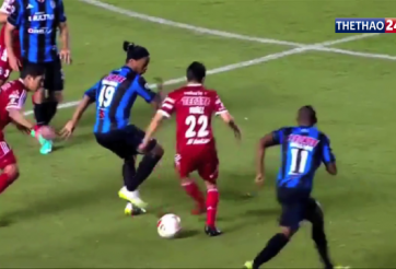 VIDEO: Ronaldinho đánh gót xâu kim đối thủ ở giải VĐQG Mexico