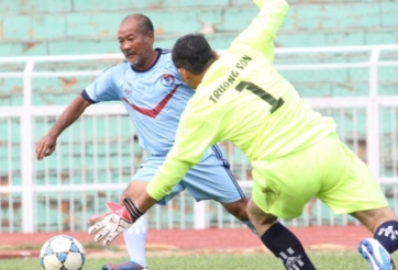 VIDEO: Những danh thủ vang bóng một thời của Việt Nam hội ngộ trên sân Thống Nhất