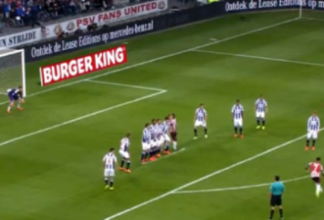 VIDEO: 'Mục tiêu' của MU sút phạt tuyệt đẹp ở giải VĐQG Hà Lan