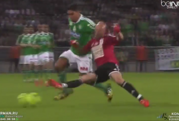 VIDEO: Pha cản phá ngoài vòng cấm như Manuel Neuer của cựu thủ môn MU