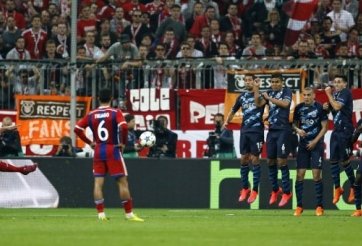 VIDEO: Xabi Alonso sút phạt thành bàn ấn định chiến thắng 6-1 cho Bayern