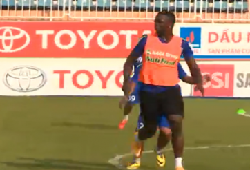 HAGL thử việc cầu thủ từng thi đấu ở giải hạng 2 Anh