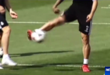 VIDEO: Sao Real phô diễn kỹ thuật flip flap tuyệt đỉnh của Ronaldinho