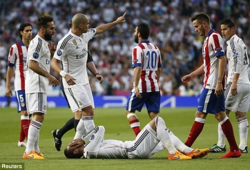 VIDEO: Lối chơi đầy tiểu xảo và bạo lực của các cầu thủ Atletico