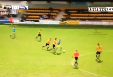 VIDEO: Pha solo ghi bàn từ khoảng cách hơn 70m