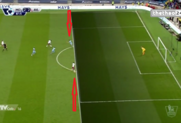 VIDEO: Sai lầm của trọng tài khiến Aston Villa mất quả penalty