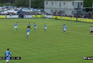 VIDEO: Siêu phẩm bàn thắng theo phong cách lá vàng rơi ở giải hạng 4 Anh