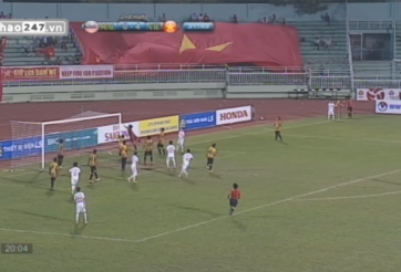 VIDEO: Bàn thắng từ chấm phạt góc của Tuyết Dung
