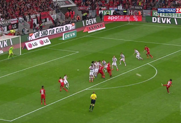 VIDEO: Neuer bị đánh bại hoàn toàn bởi ông vua sút phạt mới