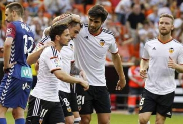 Video clip bàn thắng: Valencia 3-1 Eibar (V34 Serie A)