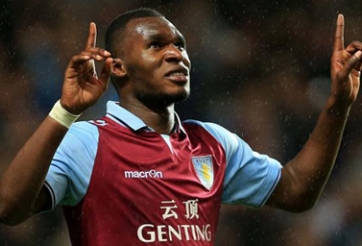 Christian Benteke bật đèn xanh cho MU và Man City