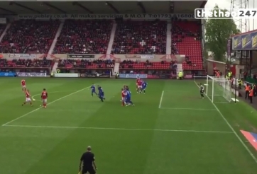 VIDEO: Con trai của HLV Liverpool sút phạt ghi bàn đẹp mắt