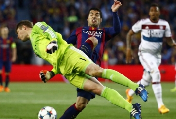 VIDEO: 3 pha cản phá xuất sắc của Manuel Neuer trước Barcelona