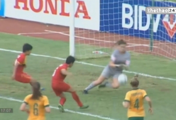 VIDEO: Sai lầm của thủ môn Australia giúp Nữ Myanmar có bàn mở tỷ số