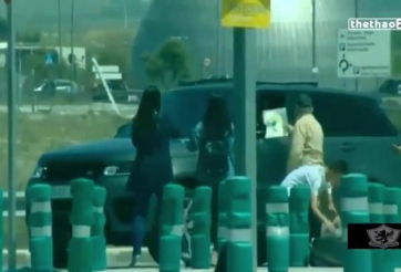 VIDEO: CĐV hét vang tên 'Messi' nhằm trêu ngươi Ronaldo ngoài sân tập