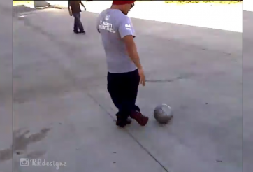 VIDEO: Xem Manny Pacquiao trổ tài đi bóng và ghi bàn