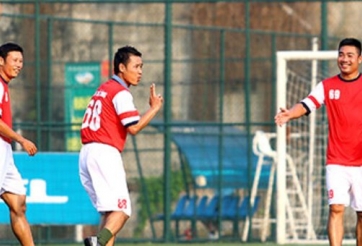 VIDEO: Hồng Sơn tái xuất cùng các danh thủ Thể Công 1998