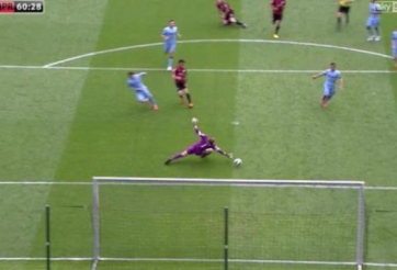 VIDEO:David Silva bỏ lỡ đáng tiếc khi đối mặt thủ môn QPR