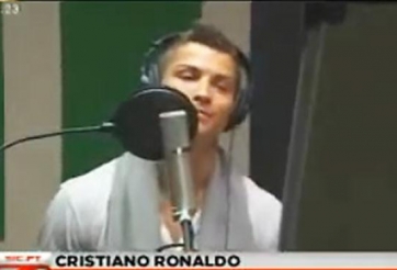 VIDEO: Nghe CR7 hát 'Em của ngày hôm qua' cực chất