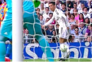 VIDEO: Cú rabona đầy ngẫu hứng của Ronaldo ở trận gặp Valencia