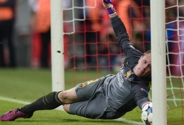 VIDEO: Ter Stegen cứu thua cho Barca ngay trên vạch vôi