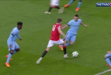 VIDEO: Siêu phẩm solo ghi bàn như Robben của Januzaj cho U21 Man Utd