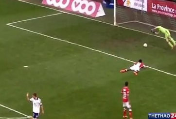 VIDEO: Thủ môn chuyên nghiệp nhất mà bạn từng thấy