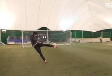 VIDEO: Diego Costa luyện dứt điểm như thế nào