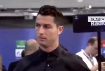 VIDEO: Ronaldo buồn bã nén cảm xúc sau khi Real bị loại khỏi Cup C1