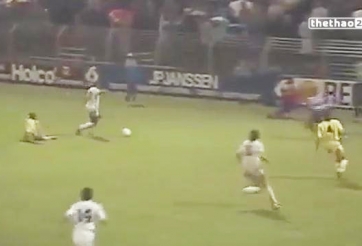 VIDEO: Pha bóng vặn sườn hàng thủ đối phương đẹp không kém Messi