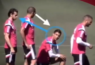 VIDEO: Ronaldo ném ánh nhìn đáng sợ về phía Gareth Bale trên sân tập Real