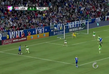 VIDEO: Nữ cầu thủ 'thi triển' tuyệt kỹ Flip Flap và kiến tạo như Ronaldinho