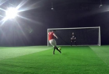 VIDEO: Xem Di Maria sút tung lưới De Gea bằng rabona