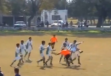 VIDEO: Không phải lúc nào trọng tài cũng là số 1