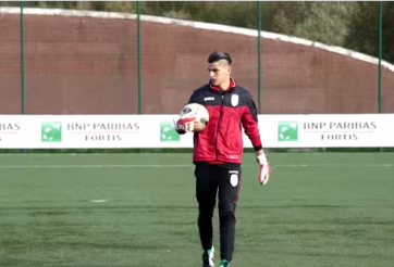 VIDEO: Xem giò Ilias Moutha-Sebtaoui - Tân thủ môn 16 tuổi của Man Utd