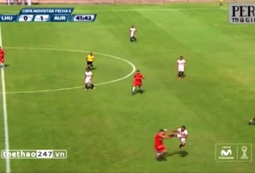 VIDEO: Truyền nhân kungfu của De jong tại giải VĐQG Peru