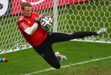 VIDEO: Những pha cứu thua xuất thần giúp Neuer trở thành VĐV xuất sắc nhất năm
