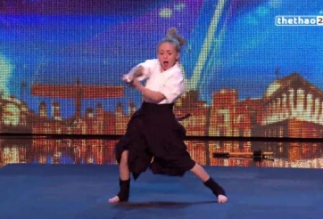 VIDEO: Cô bé Samurai 9 tuổi và màn múa kiếm gây sốt toàn nước Anh