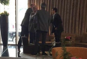 Giám đốc Man Utd bí mật gặp HLV Mourinho và Cech