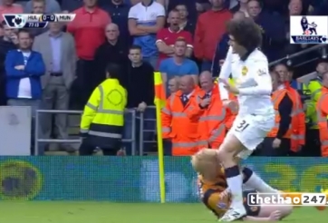VIDEO: Pha bóng dẫn đến thẻ đỏ của Fellaini