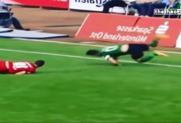 VIDEO: 1 pha tung người ăn vạ kinh điển và hài hước