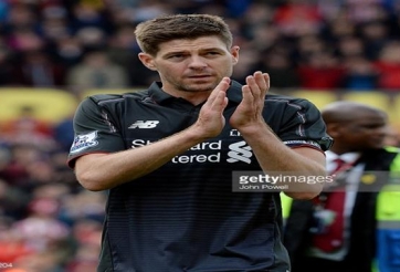 VIDEO: CĐV hát vang tên 'Gerrard' sau trận thua Stoke City