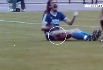 VIDEO: Chấn thương kinh hoàng, cầu thủ vẫn cố đứng dậy phân bua