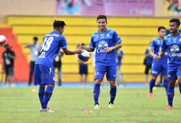 U23 Thái Lan miệt mài tập luyện trên đất Singapore