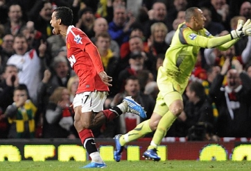 VIDEO: Bàn thắng 'siêu ảo' của Nani trong màu áo Man Utd
