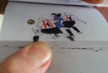 VIDEO: Tái hiện đôi chân ma thuật của Ronaldinho với màn lật sách độc đáo