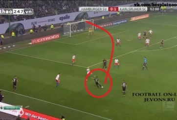 VIDEO: 2 pha dứt điểm liên tiếp trúng xà ngang ở trận Play-off Bundesliga